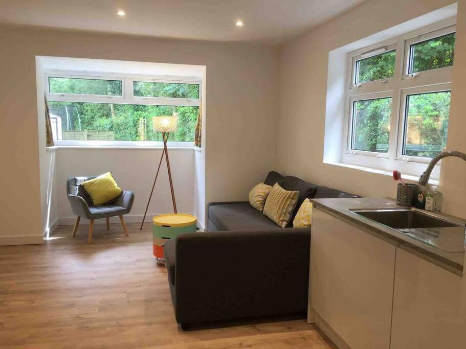 Bright And Spacious Annex Near Lymington With Private Garden Exterior foto