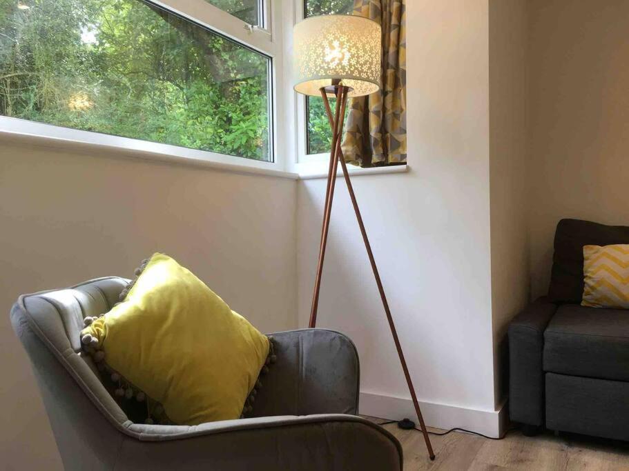 Bright And Spacious Annex Near Lymington With Private Garden Exterior foto